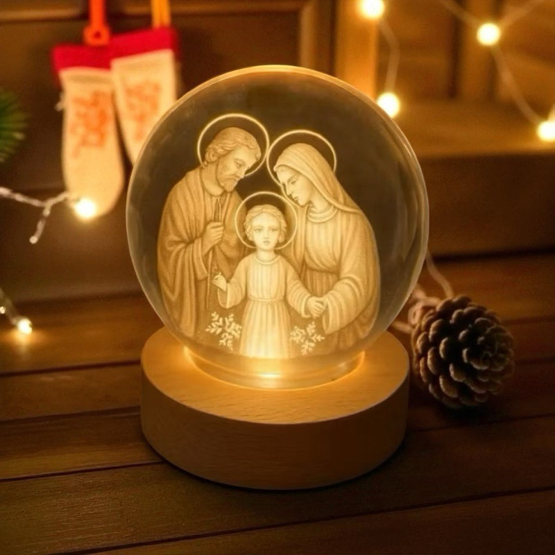 Luminária Abajur Mesa Bola de Cristal Sagrada Família 7 cm Luz LED 3d Decorativa Esfera Bivolt Benção do Lar
